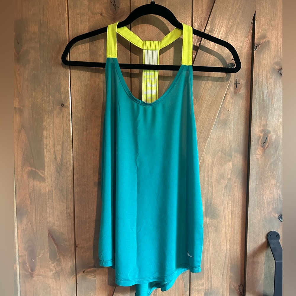 Nike Aqua Dri-FIT Performance Top